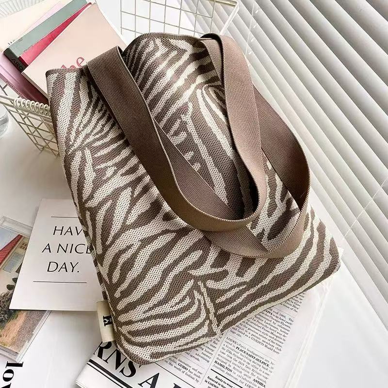 Japanese and Korean Style Sweet Flower Shoulder Bag Large Capacity Knitted Tote Bag All-match Daily Student Tutswork Book Bag