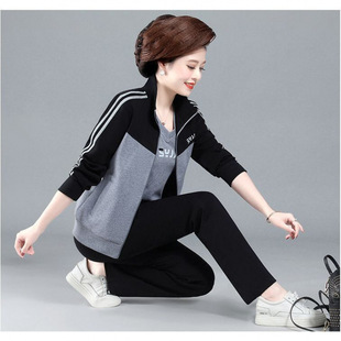 Middle-aged and elderly men and women sports suit plus fat increase mother outfit father outfit couple suit grandfather outfit grandmother outfit