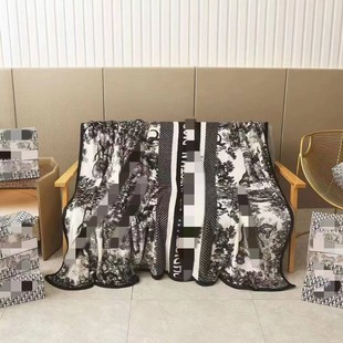 Foreign Trade Trendy Brand Blanket Flannel Coral Velvet Thickeneded Lunch Break Air Conditioning Office Sofa Cover Blanket Gift Box Wholesale