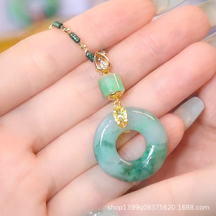 Qixi gradient green safety buckle pendant necklace for Women New popular light luxury niche temperament high-grade clavicle chain
