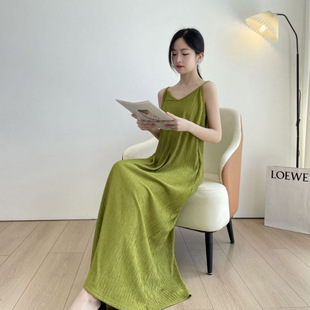 2024 Summer French Style Outer Wear Fashion dress Slim Look Meat Covering Black Retro Sling Long Dress Solid Color Loose