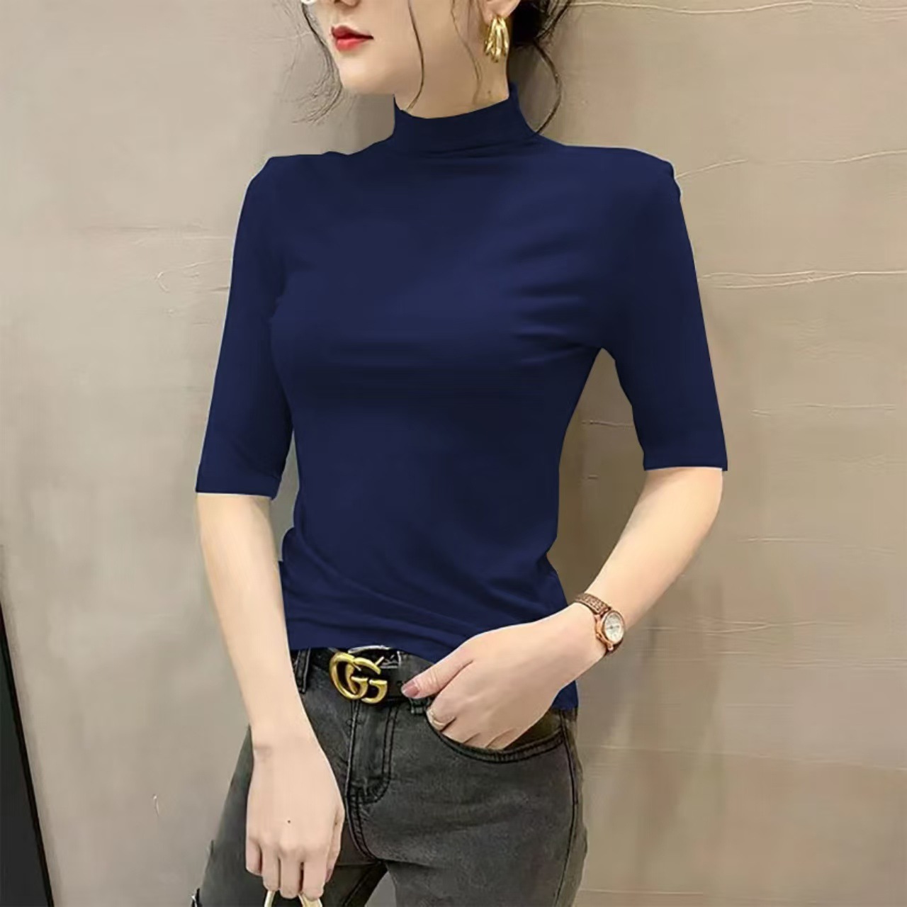가을과 겨울 스몰 스탠드 칼라 반팔 티셔츠 여성용 초가을 새로운 한국식 슬림핏 하프 하이 칼라 5 점 슬리브 단색 내부 탑