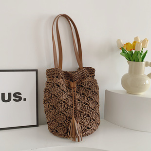 Large Capacity Woven Bag Women's 2024 New Summer Straw Woven Bag Seaside Beach Vacation Shoulder Underarm Bucket Bag