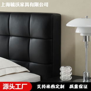 Retro black sugar double bed Italian Nordic master bedroom wedding bed silicone leather 1.8 m bed Hotel B & B Exhibition Hall