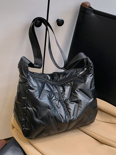 2024 New Fashion Cotton-padded Jackets Shoulder Bag Nylon Cloth Bag Women's Casual Tote Bag Large Capacity Autumn and Winter Casual Bag