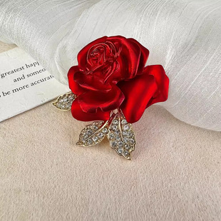 Chinese Red Rose Brooch High-end Women's Wedding Corsage Pin New Style Exquisite Elegant Suit Coat Accessories