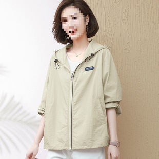 Lightweight Fashion Sunscreen Clothing Women's Summer Short Coat 2025 New Sunscreen Clothing Breathable plus size Loose Mother Western Style