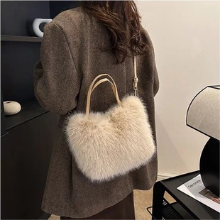 Western style autumn and winter bag furry anti-Fox handbag versatile fashion plush messenger bag portable shoulder western style