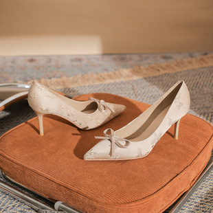 [Fengtong] 731 embossed jacquard new Chinese high heels stiletto heel pointed bow single-layer shoes niche cheongsam shoes