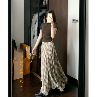 French retro royal sister style ten thousand kinds of overskirt design sense high waist temperament beautiful brown plaid mid-length skirt
