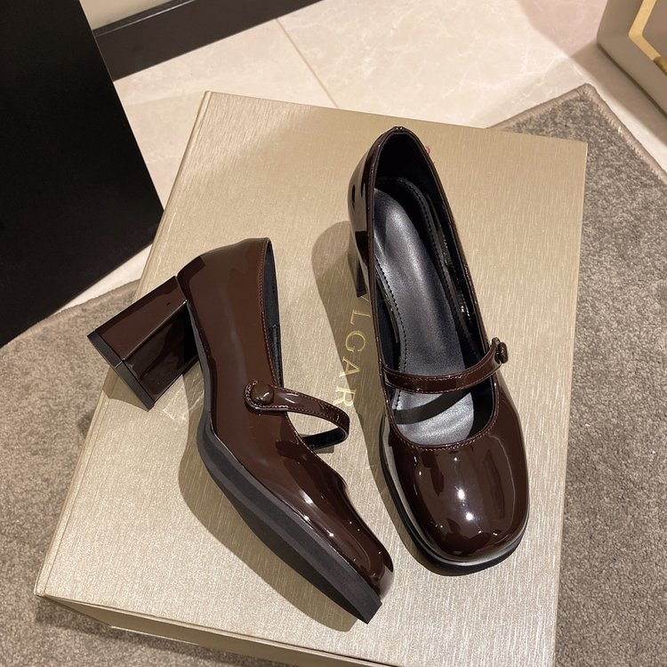 French High-Heeled Fairy Mary Jane Shoes 2024 Spring New Retro Medium Thick Heel Jk Women's Shoes Loli Black Shoes