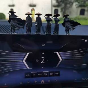 Компьютерный экран Настольный офис автомобильные украшения Древний стиль боевых искусств гость центральная консоль автомобиля фехтовальщик микро-ландшафтный бонсай