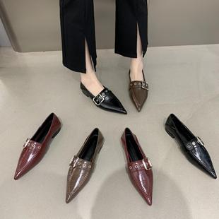Niche new style light luxury pointed square metal buckle with deep mouth comfortable commuter low mouth mid heel French retro single-layer shoes