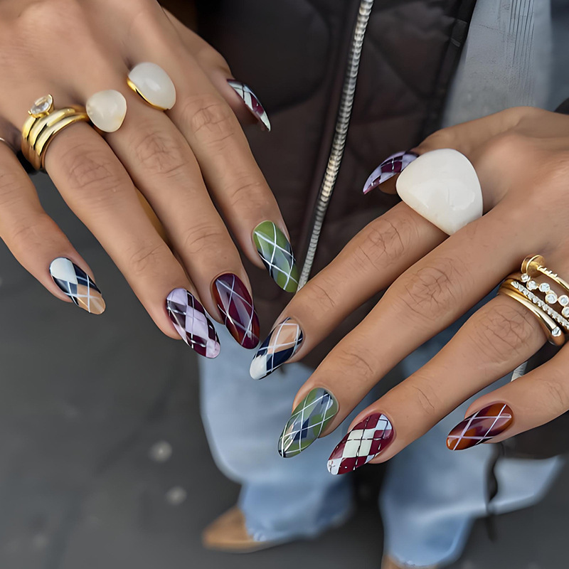 Foreign Trade Cross-Border Hot-Selling British-Style Rhombus Nail Art with Multi-Color Contrasting Colors, College-Style, Complexion-Enhancing, High-End Feel, Wearable Nail Tips