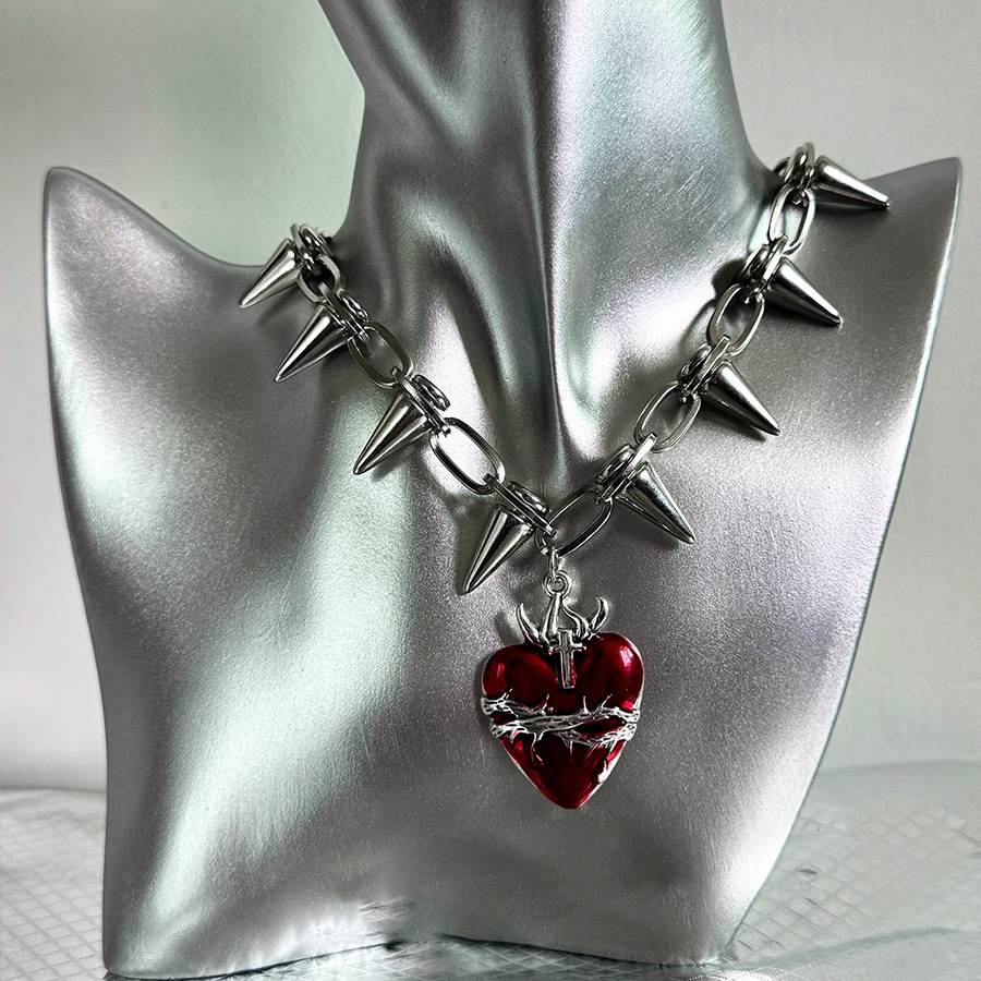 Love rivet y2k subculture accessories punk necklace choker niche design neck chain original clavicle chain