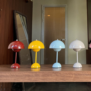 Processed and Customized Flower Bud Table Lamp, Wedding Dowry Everlasting Lamp, a Pair of Wedding Room Festive Bedside High-End Atmosphere Night Lamp