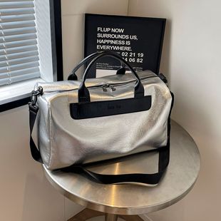 Large Capacity Portable Sports Bag Travel Bag Fitness Bag Long and Short Distance Luggage Bag Men's Backpack Travel Crossbody Bag Women