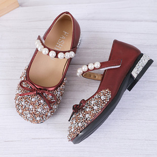 Girls' low heel shoes 2024 little girls' leather shoes soft sole princess shoes children's crystal shoes flash baby shoes