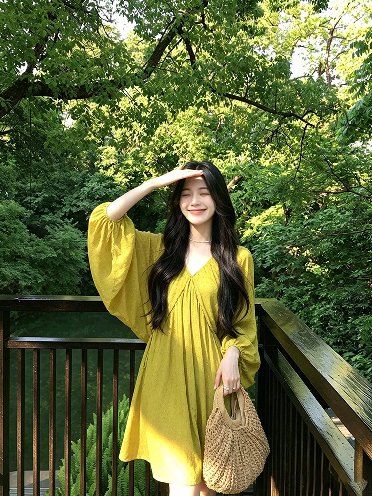 Vanessalab Private Collection V-Neck Lantern Sleeve Vacation Style Yellow and Green Polka Dot Dress for Women, French-Style Loose Short Dress