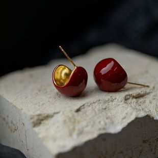 [Burgundy red] Retro Hong Kong style wine red autumn and winter earrings women's elegant all-match atmosphere ear studs ear clip