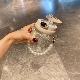 Кролик Water Cup Женская высокая бриллиантовая соломка чашка пластиковая изысканная жемчужная портативная трансграничная горячая продажа фабрика прямых продаж