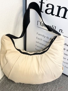 Korean Version Niche Crescent Bag 2024 New Armpit Bag Large Capacity Versatile Shoulder Bag Fashionable Commuter Handbag
