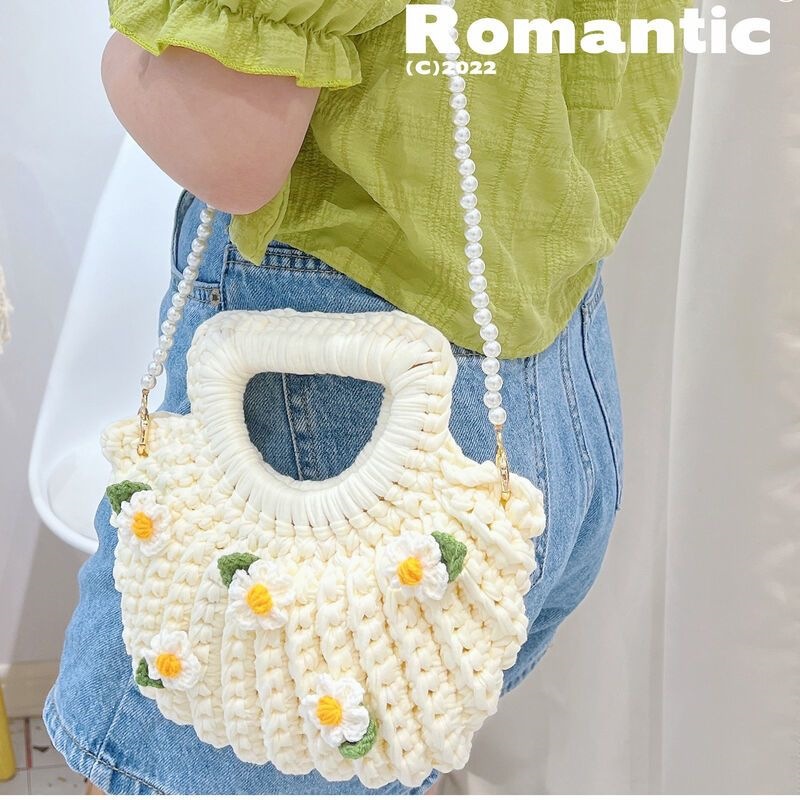 DIY handmade cute bag with gardenia and seashell design - perfect as a gift for your best friend or girlfriend.
