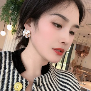 French style 18K gold covered Moonlight Opal vintage Camellia earrings high-grade socialite autumn and winter flower earrings