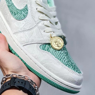 Direct selling 2025 new aj1 year of the snake limited low-top Joe 1 basketball shoes top layer leather men's and women's casual shoes