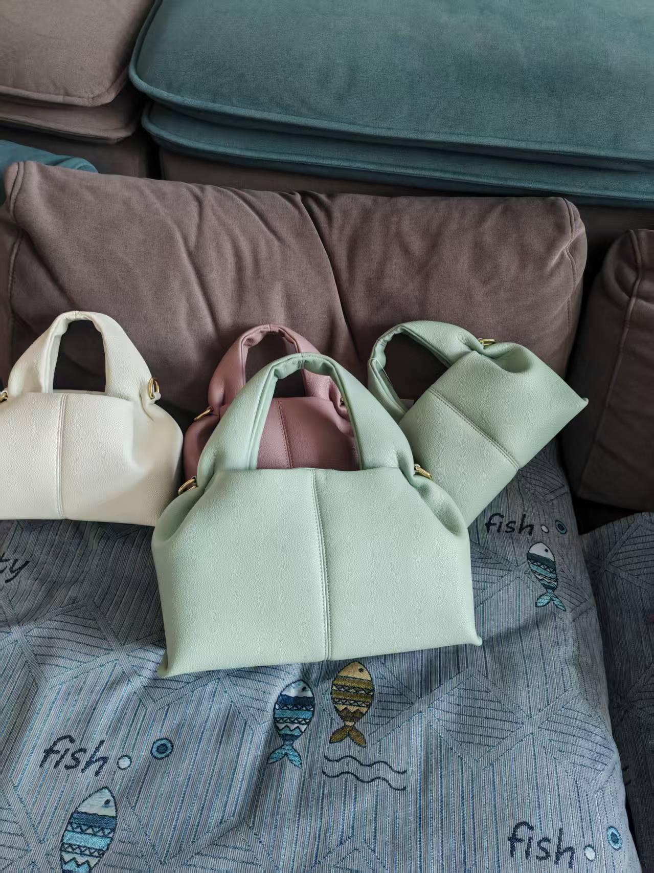 Cloud Dumpling Bag Women's 2024 New Cross-border Foreign Trade Popular Portable Lunch Box Bag French Text Shoulder Crossbody Bag