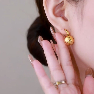 European and American French High-end Metal Doudou Earrings Simple Temperament Ring Earrings Niche Cold Wind Ear Buckle for Women