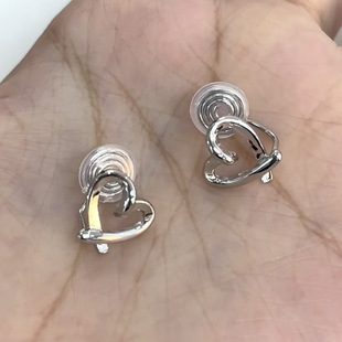 Little Red Book popular white moonlight stud earrings female ins niche advanced design sense small earrings all-match zircon earrings