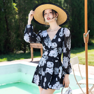 Korean 2023 new swimsuit women's conservative skirt one-piece long sleeve Dongdaemun fashion foreign trade hot spring wholesale swimsuit