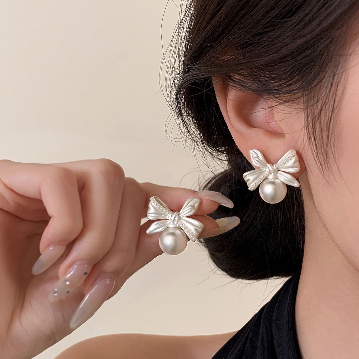 Fashionable French Retro Pearl Bow Earrings, Personalized Ballet Style, Sweet, Delicate, Fashionable and Elegant Earrings