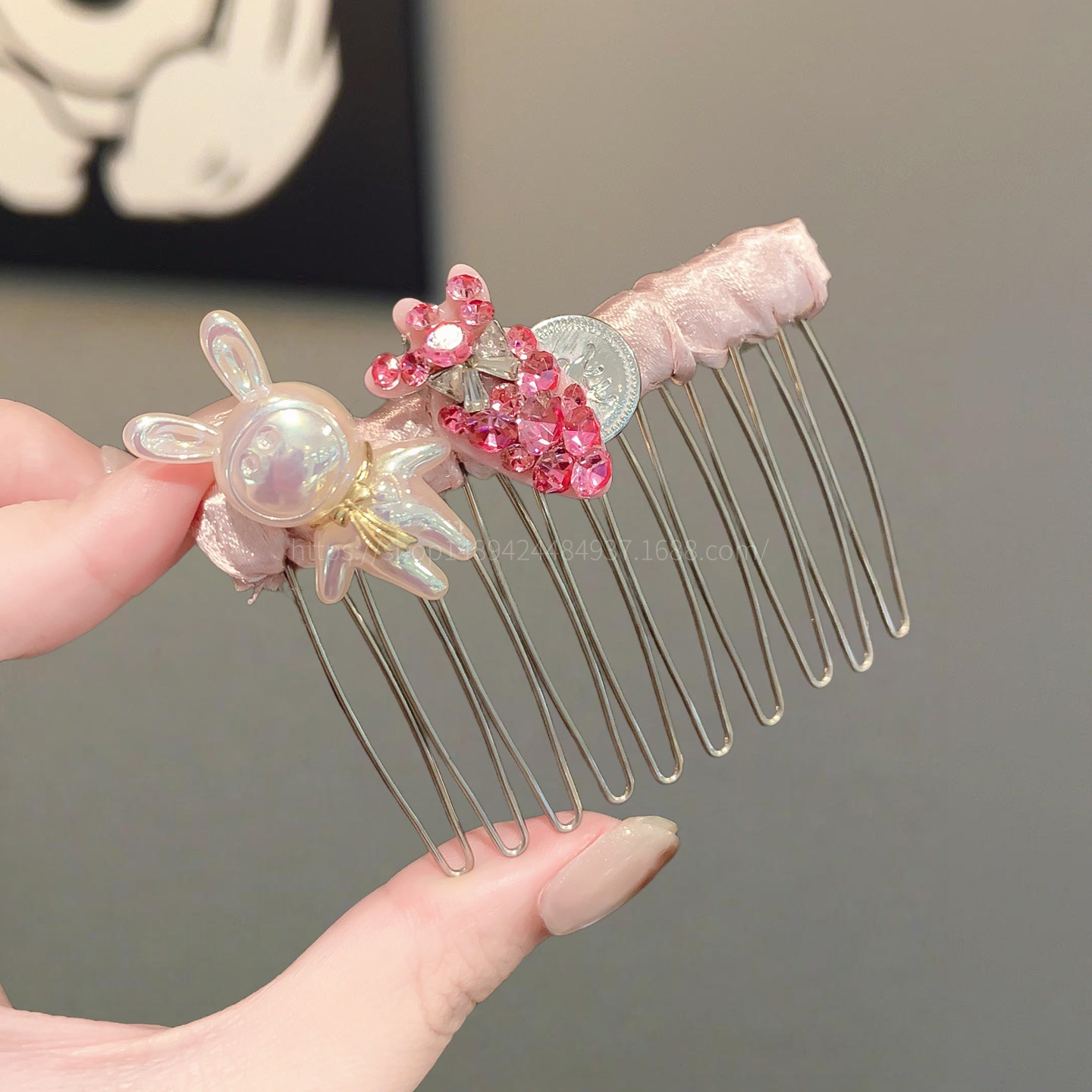 Korean-Style New Bow-Shaped Comb, High-End Hair Styling Tool for Tidying up Stray Hair, Fluffy Bangs Comb, Princess Hair Accessory