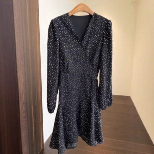 2025 Spring and Autumn French Retro Ruth Sang Zhi Same Style Wave Dot Skirt Tight Waist Slimming V-neck dress Women
