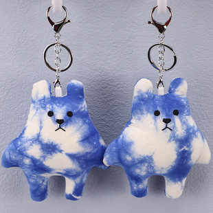 Wholesale blue sky and white clouds keychain bear pendant ethnic style pendant tie-dyed blue dyed crafts bear jewelry