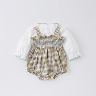 2025 spring Korean version of female baby wooden ear bottoming shirt plaid to pull the suit of the two-piece suit for infants and young children