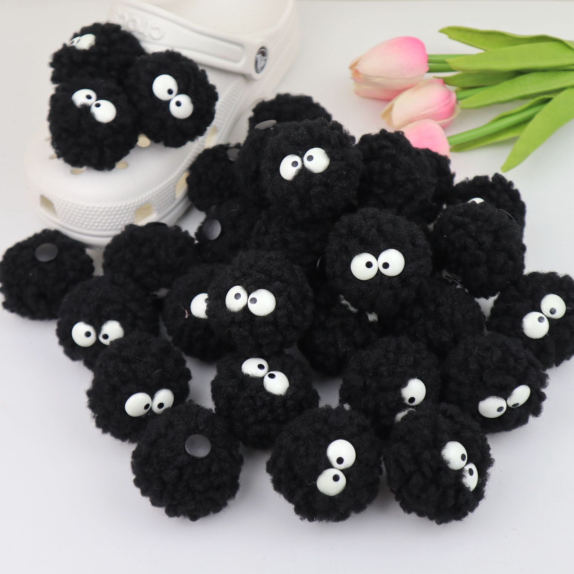 Cave Shoes Flower Fur Ball Coal Elf Ball Dust Fur Ball Shoes Flower in stock Creative Cute Fur Ball Shoe Buckle