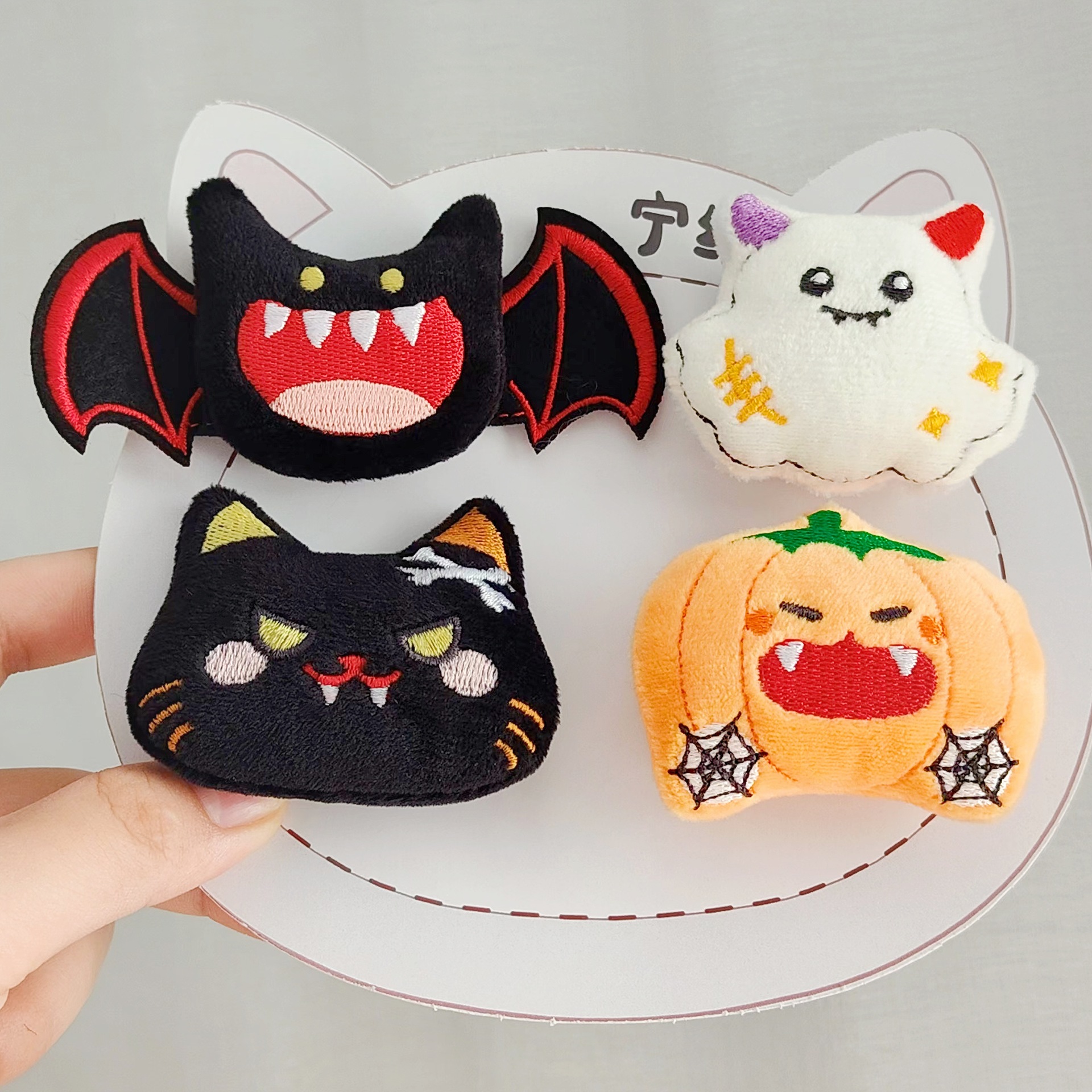 New Halloween Plush Doll Brooch Original Cartoon Bat Ghost Black Cat Small Doll Holiday Decoration Accessories