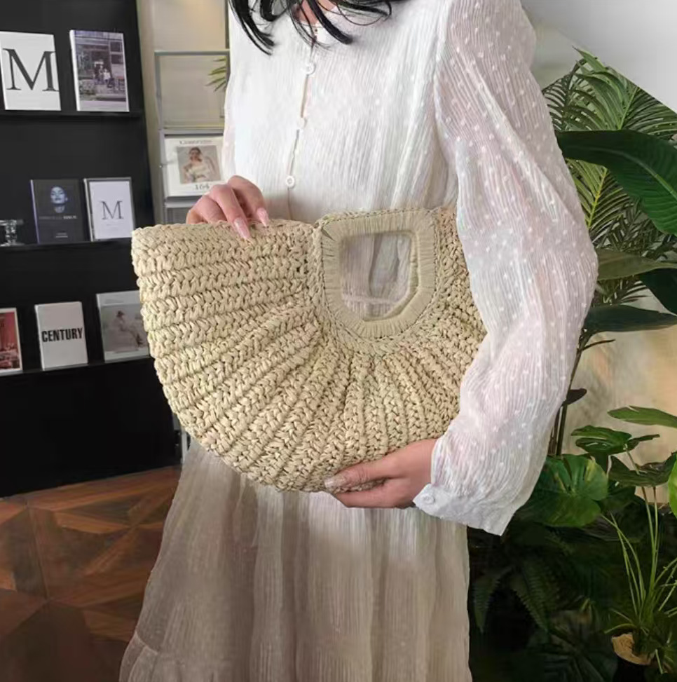 Straw bag, versatile, handbag, shoulder bag, summer trendy woven design, hollowed-out, popular, chic, niche, casual summer style.