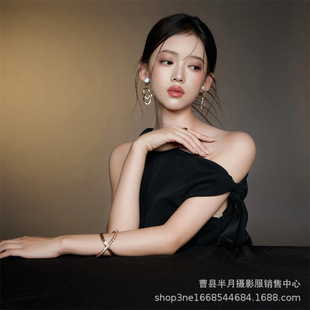 Photo Studio New Style Temperament High-end Sense Black Suit Dress Personal Image Photo Portrait Theme Art Photo Clothing