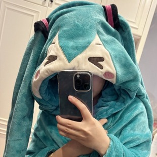 Hatsune Peripheral Hooded Air Conditioning Blanket Miku Plush Cloak Fried Chicken Large Hat Lazy Shawl Houseman Cloak in