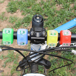 Bicycle Light Children scooter frog light balance car warning light LED silicone flash taillight bicycle six generation