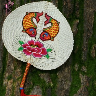 Guyuan 2021 New Yunnan Ethnic Style Handmade Bamboo Crafts Fan Embroidered Cool Fan Decorations Pendant