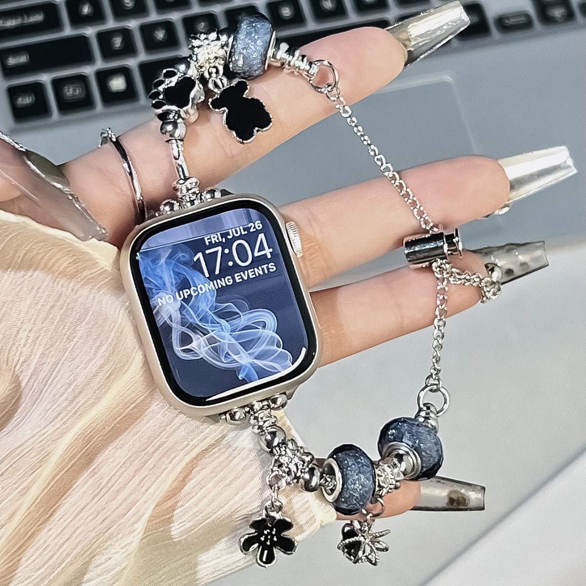 Compatible with Apple Watch Series 9 and 8 watch bands, Panjia beaded watch band, Chanel-style telescopic chain beaded watch band