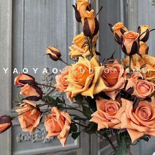 Autumn 6-head Rose Imitation Flower Retro High-grade Hand-held Flower Living Room Dining Table Bouquet Soft Flower Set