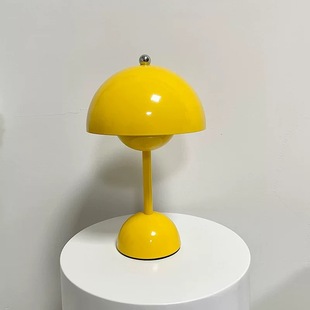 Little Red Book ins Flower Bud Table Lamp Nordic Simple Creative Study Desk led Table Lamp Bedroom Bedside Decorative Lamp