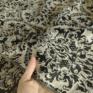 Polyester Cotton Blended Contrast European Style Large Pattern Coarse Jacquard Fabric Soft Women's Jacquard Fabric