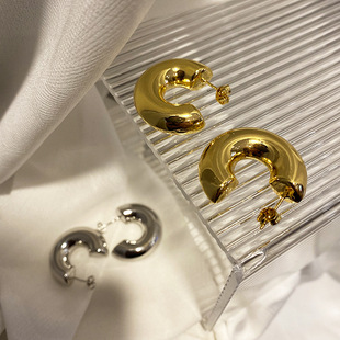 Titanium steel hollow earring European and American style minimalist metal circle cold wind earrings ins All-match personality temperament earrings